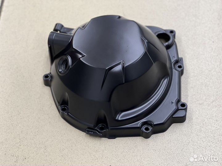 Правая крышка двигателя kawasaki z1000