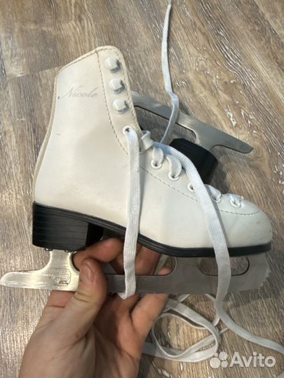 Коньки фигурные Nicole