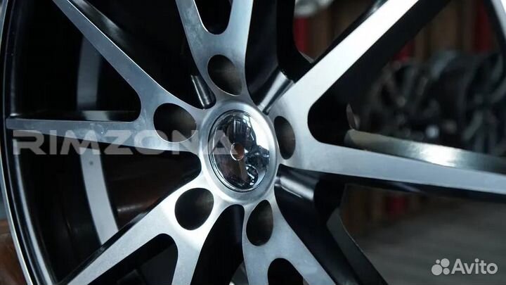 Литой диск в стиле vossen R17 4x114.3