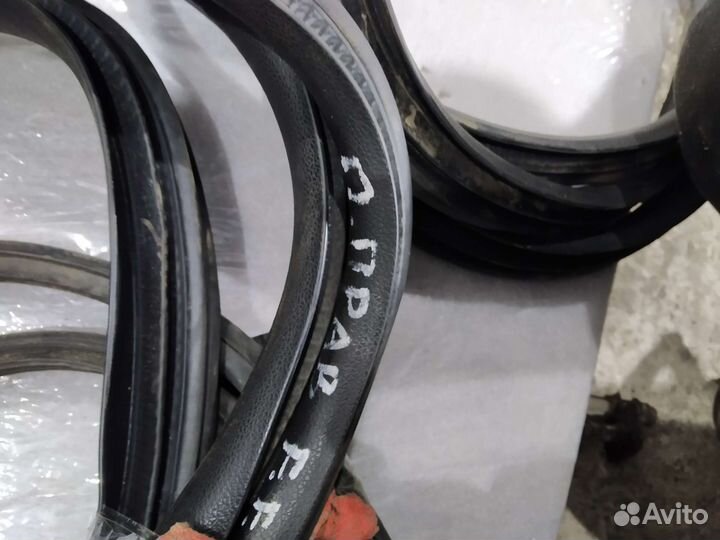 Уплотнительные резинки Ford Focus 2 хэтчбек