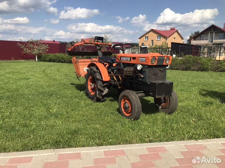 Мини-трактор Kubota B6000, 2000