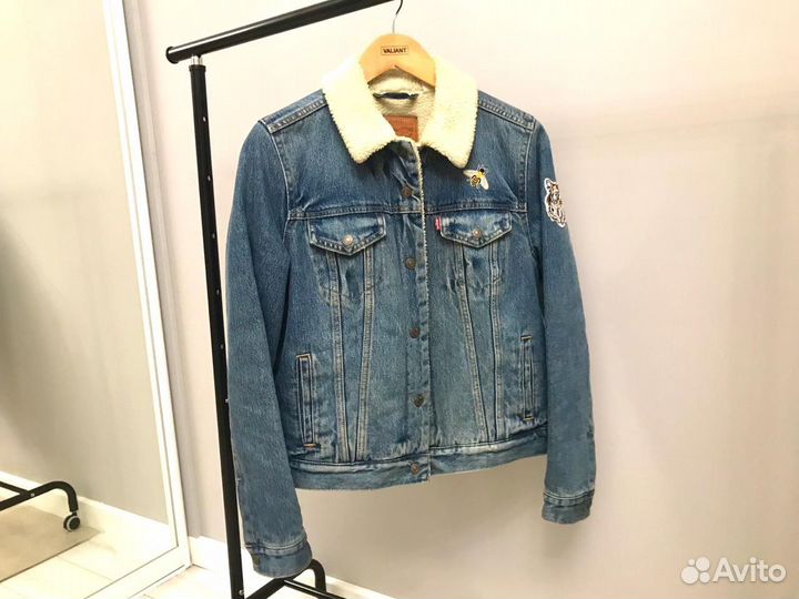 Женская джинсовая куртка levis