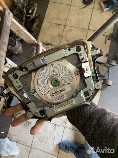 Подушка безопасности в руль volvo s80