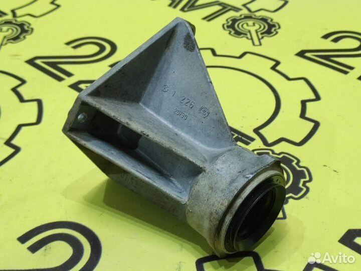 Кронштейн промежуточного вала привода Bmw X5 E53