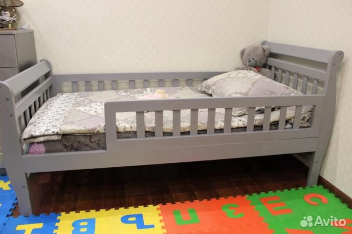 Кровать из массива