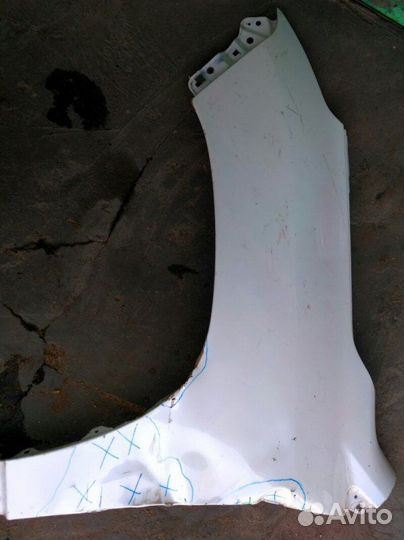 Крыло переднее левое Lexus Lx 570 2015+