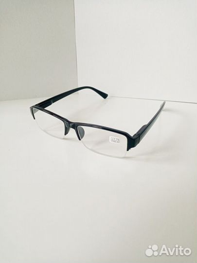 Очки для зрения +1,75. Оправа без низа