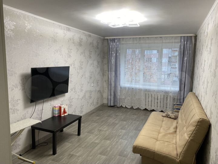 2-к. квартира, 47 м², 3/5 эт.