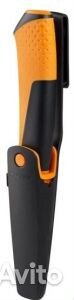 Универсальный нож с точилкой Fiskars 1023618