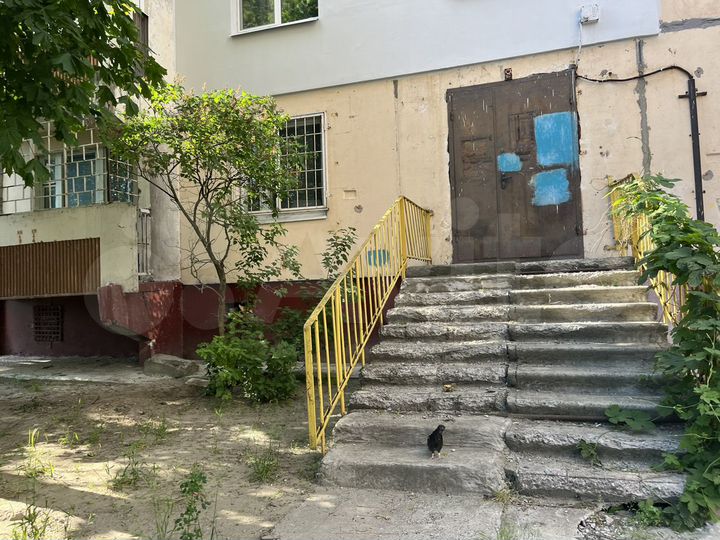 2-к. квартира, 54 м², 1/9 эт.