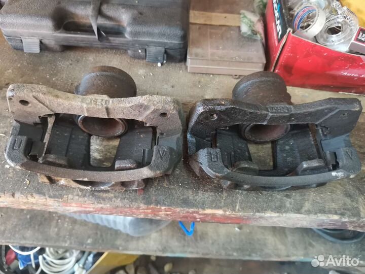 Передние тормозные суппорта Chevrolet Lacetti