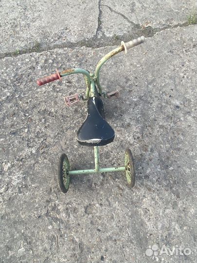 Трехколесный велосипед