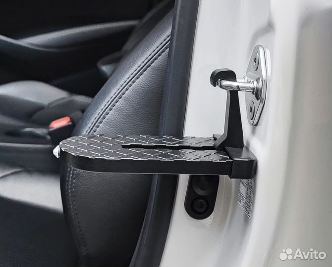 Подножка (ступенька) для доступа на крышу автомоби