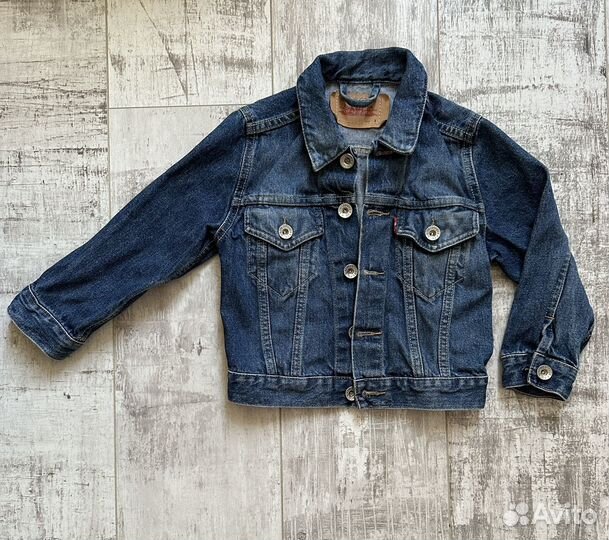 Джинсовая куртка levis 3 года
