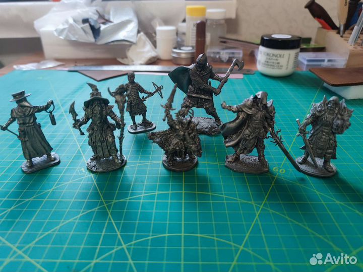 Модель из металла герои и злодеи