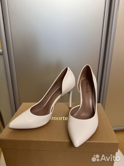 Туфли женские белые