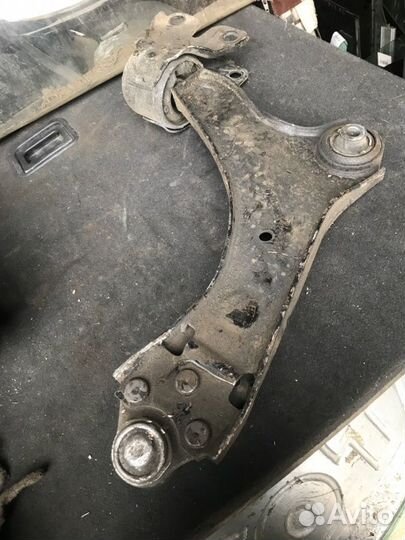 Рычаг подвески передний левый Volvo Xc70 B6304T