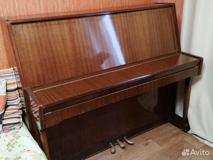 Фортепиано lirika