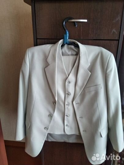 Мужской костюм тройка