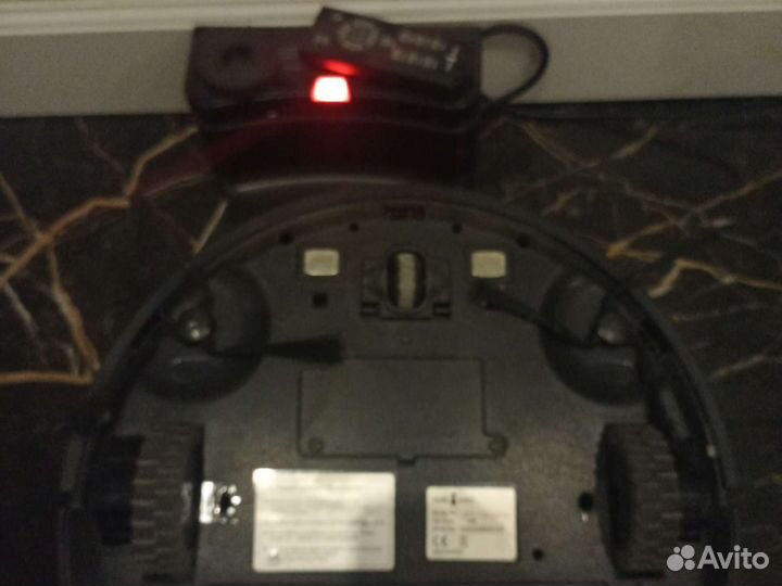 Робот пылесос iclebo arte carbon