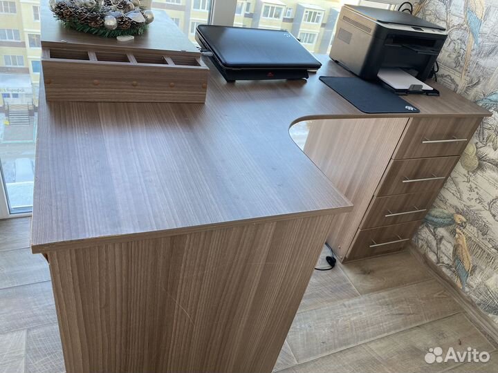 Компьютерный стол