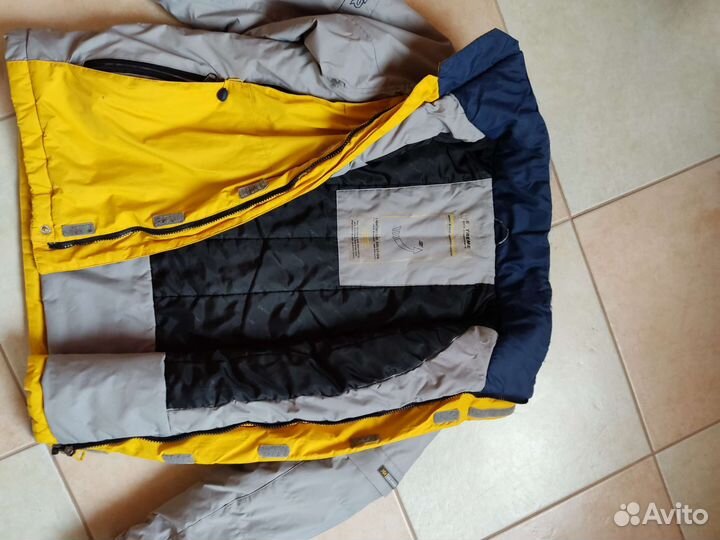 Куртка горнолыжная