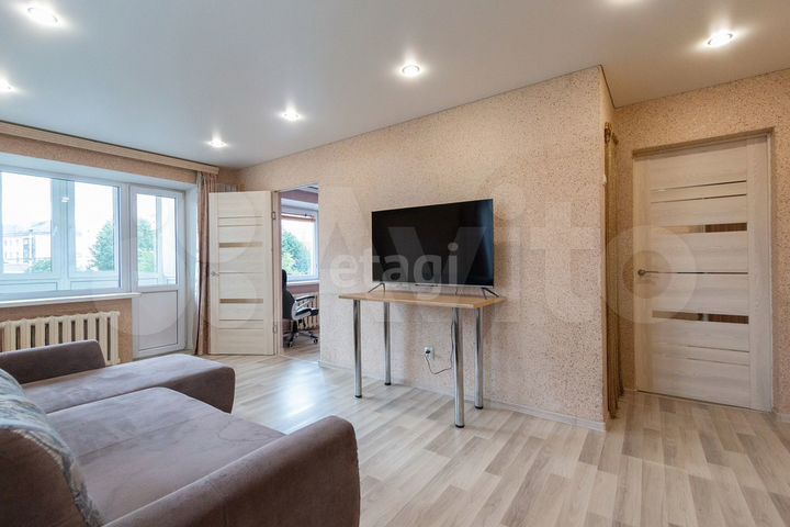 2-к. квартира, 43 м², 3/5 эт.