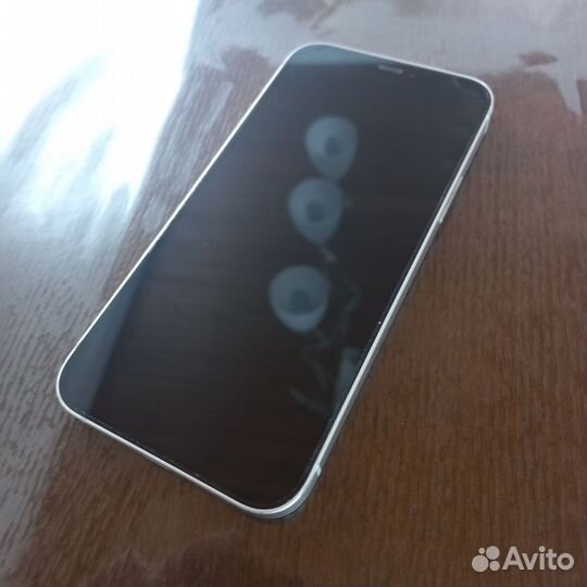 iPhone 12, 64 ГБ