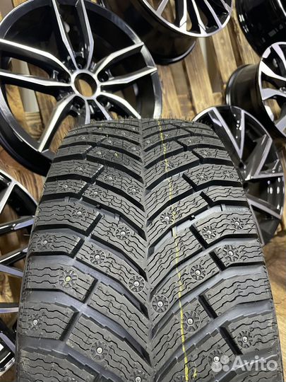 Michelin X-Ice North 4 225/50 R17 98H