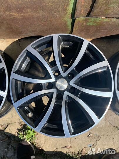 Красивые литые диски R17 5x114,3