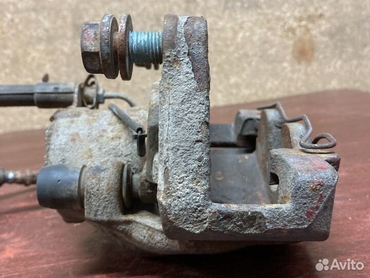 Передний левый суппорт ауди а6 с5