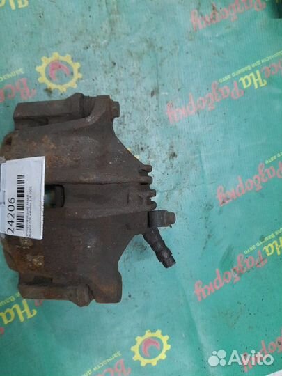 Суппорт передний левый Peugeot 206 хэтчбек 1.4