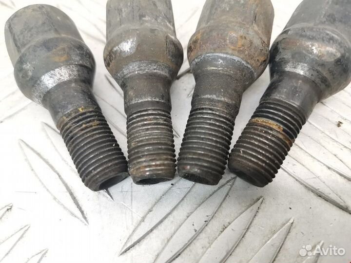 Болт Citroen Xsara 1999 540547