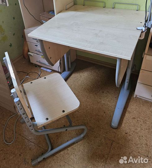 Детский стол и стул-трансформер