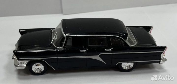 Авто модель Чайка Газ-13 deagostini 1:43