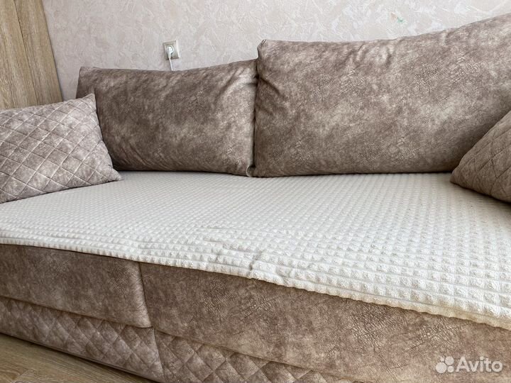 Диван