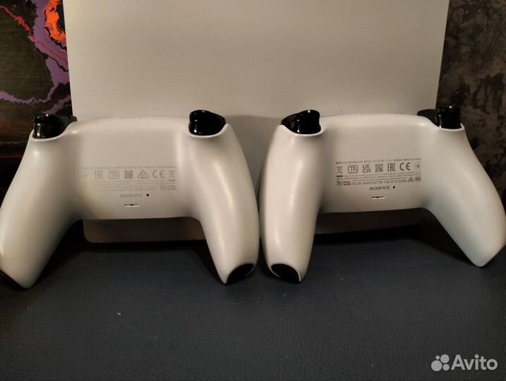 PlayStation 5 + 2 джойстика и 2 диска + 400 игр