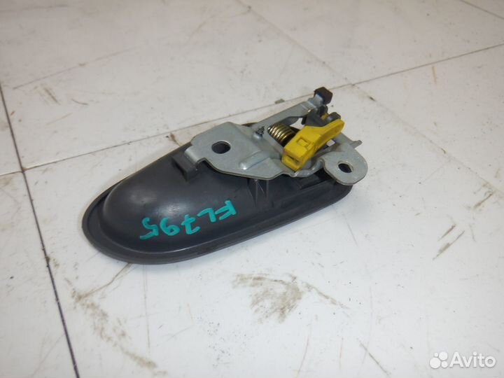 Ручка двери передней внутренняя Mitsubishi Space S