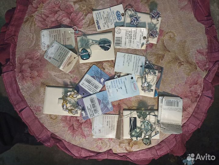 Белое золото с бриллиантами, цена стоит за грамм