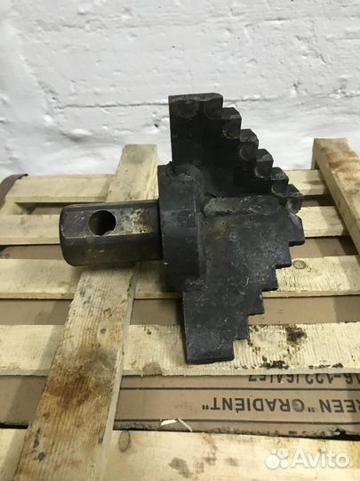 Долото трехлопастное д. 250-Ш55 3дрш