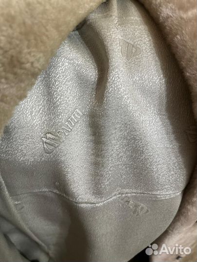 Шуба мутоновая с чернобуркой