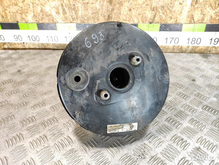 Усилитель тормозов вакуумный Volkswagen Passat b5