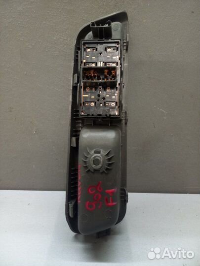 Блок управления стеклоподъемниками передний левый