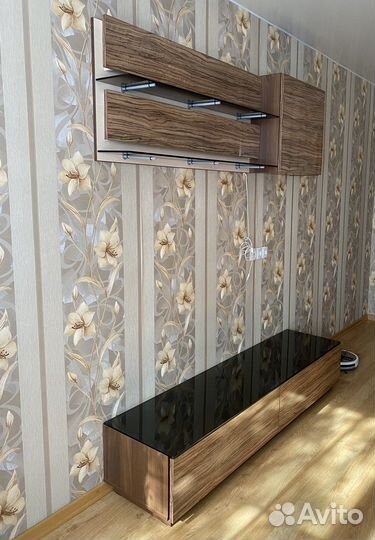 Тумба под телевизор/полка настенная