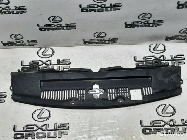 Накладка замка капота Lexus LS460