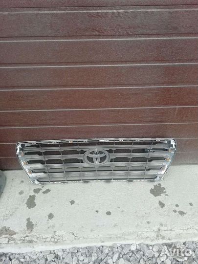 Решетка радиатора toyota land cruiser 200