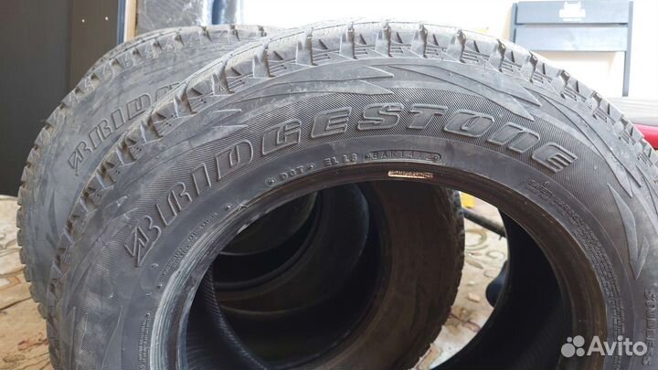Bridgestone Blizzak DM-V1 235/65 R17