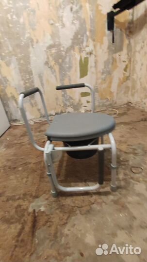 Санитарный стул туалет