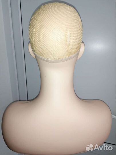 Голова манекен с декольте