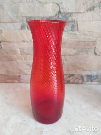 Ваза кувшин красное рубиновое рифленое стекло СССР